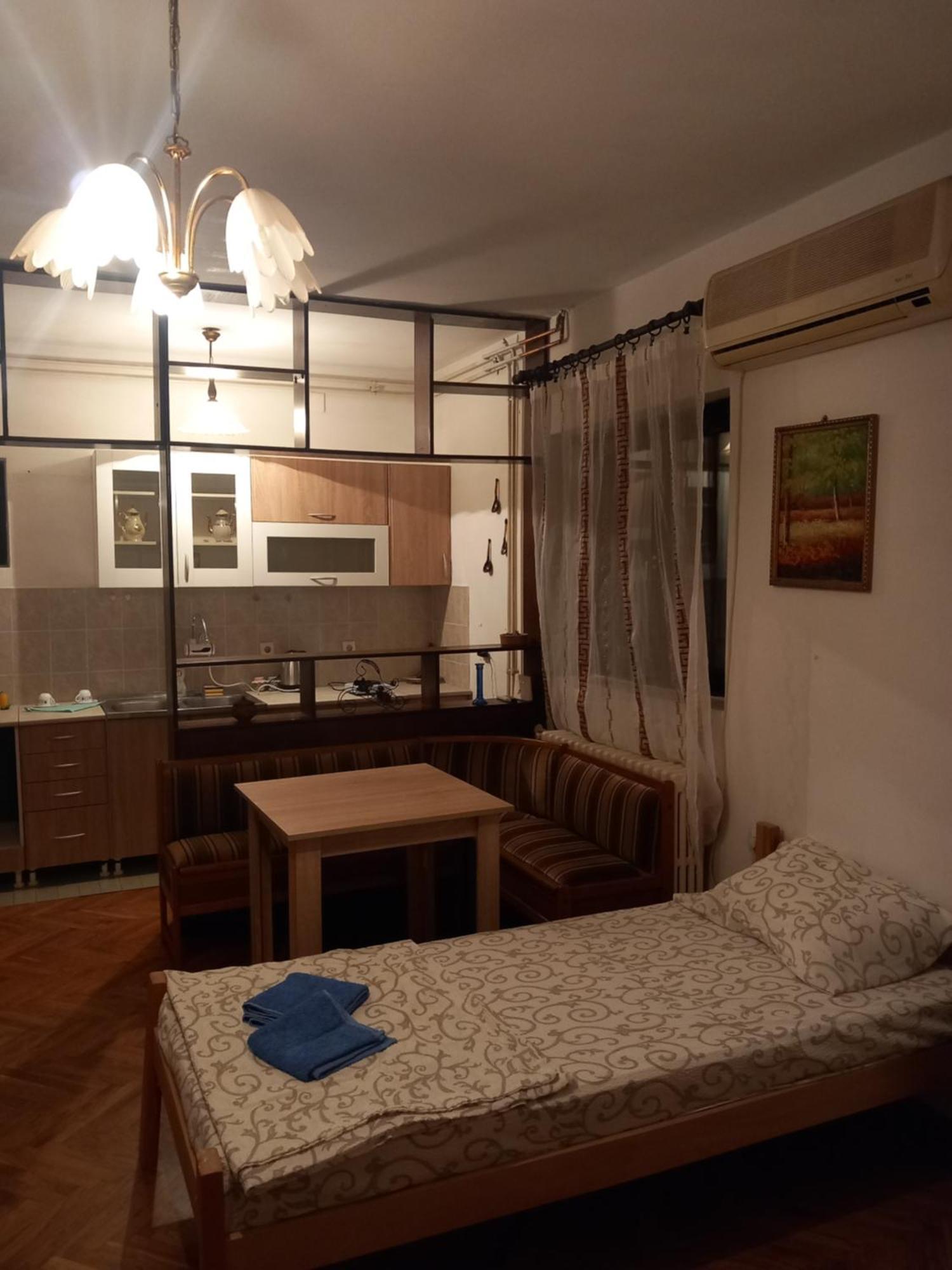 Rm Castell Apartments Нови-Сад Экстерьер фото
